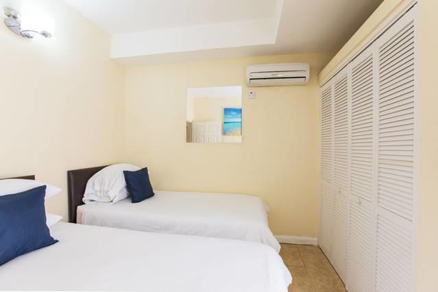 New Kingston Apartments At Kensington Екстер'єр фото